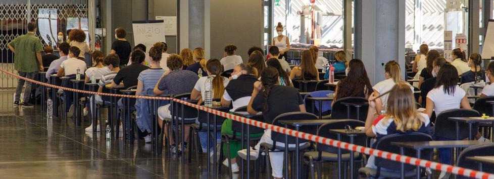 Firenze, la carica degli aspiranti medici: «Ma mai al pronto soccorso» 