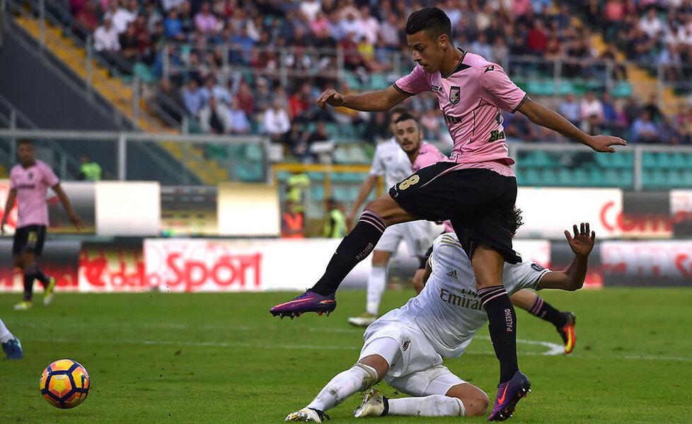 Lo Faso al tiro al suo debutto in A contro i rossoneri