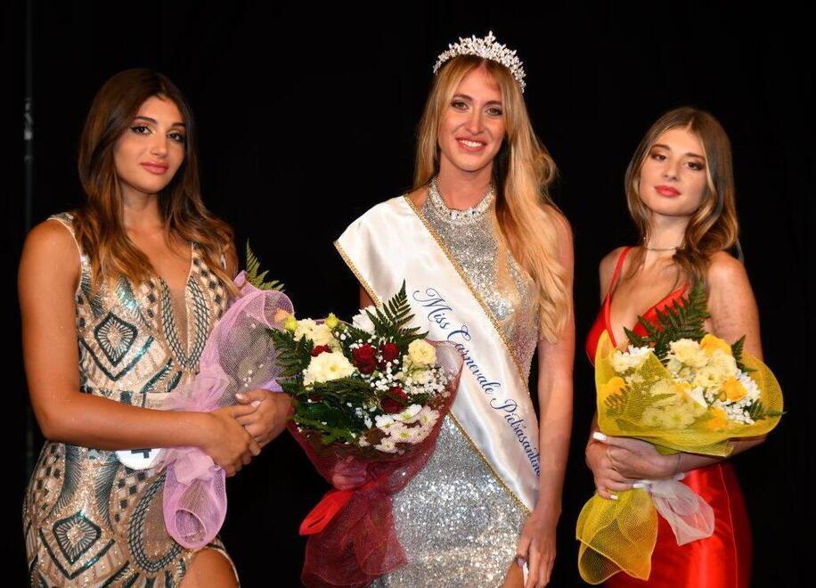 Federica Navari, Miss Carnevale, con Maria Vittoria Mora e Dunia Bresciani