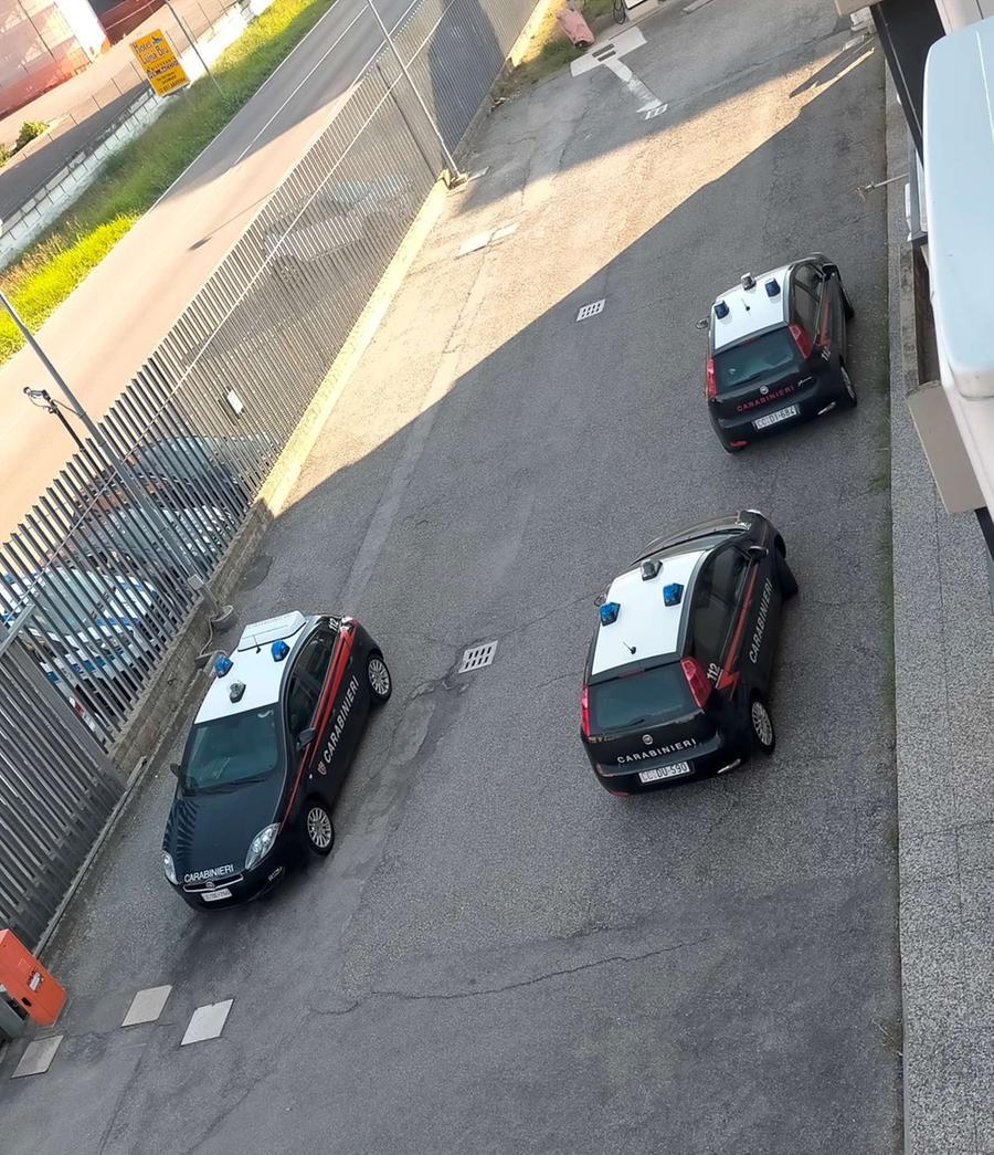 Due scippi a Cento in mezzora, ruba con la scusa di accendere la sigaretta