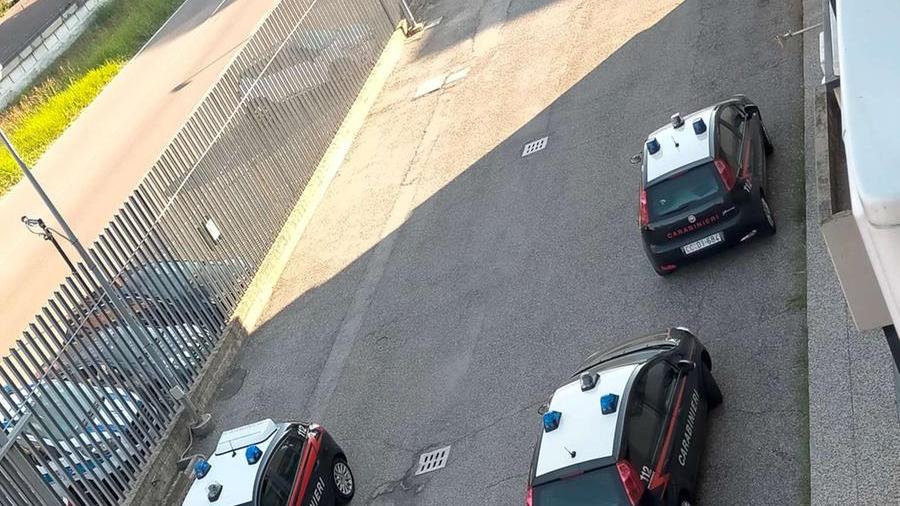 Due scippi a Cento in mezzora, ruba con la scusa di accendere la sigaretta