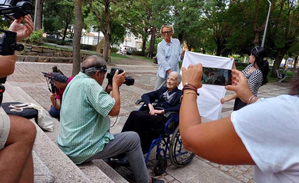 Oliviero Toscani a Perdasdefogu: «Centenari ma giovanissimi»