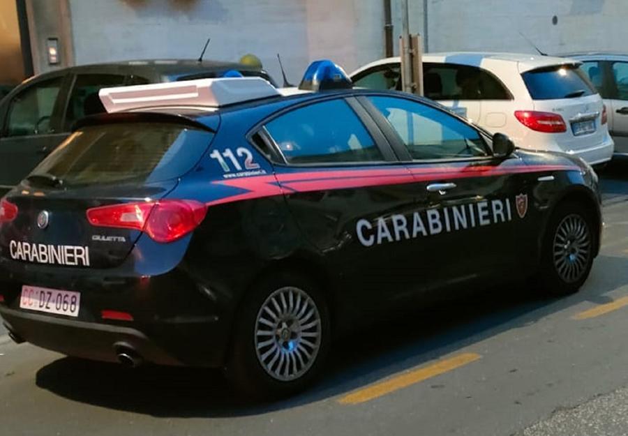 
	Una pattuglia dei carabinieri (foto d'archivio)

