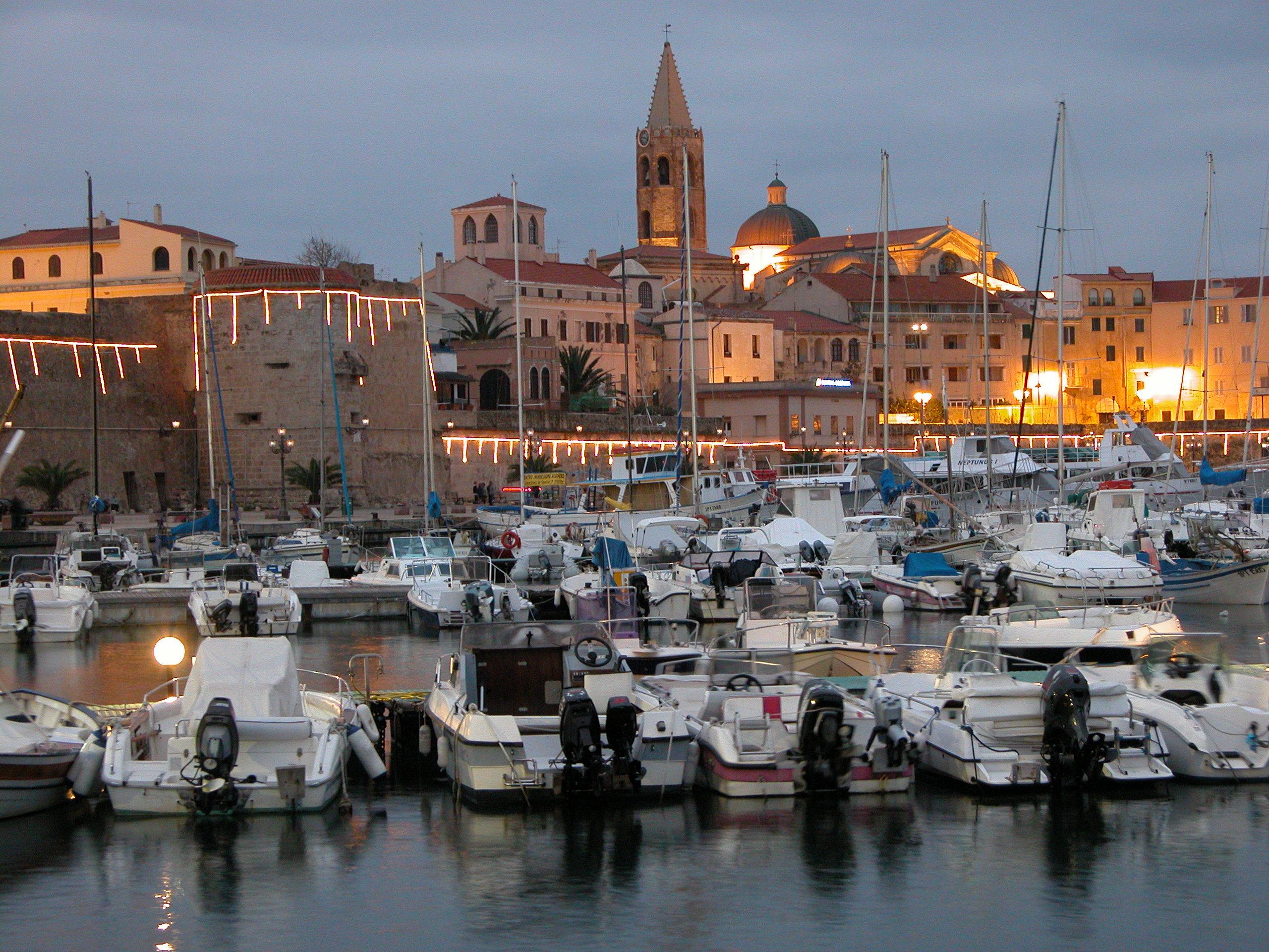 Porto turistico di Alghero, un’estate da record: in tre mesi approdate mille barche