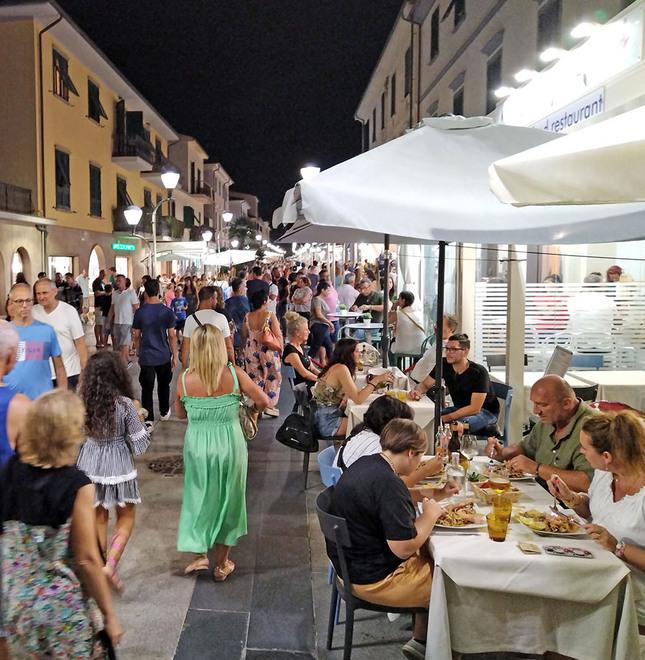 San Vincenzo, caro bollette: il paese si spegne. Tante attività pronte a chiudere