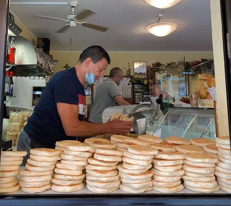 Zocca, il bar Cimone chiude: per 40anni re delle crescentine