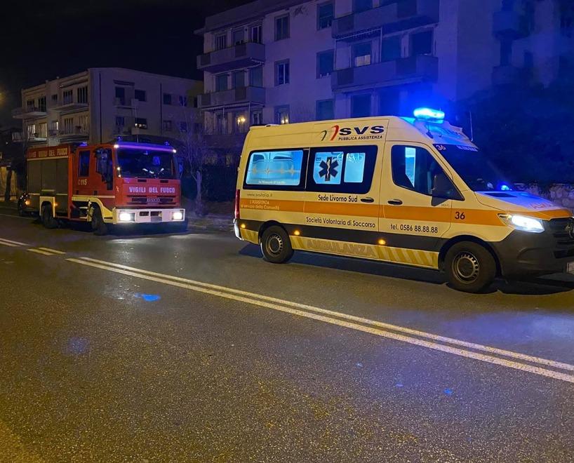 Livorno, si schiantano di notte con lo scooter: gravissimo un ragazzo di 18 anni 