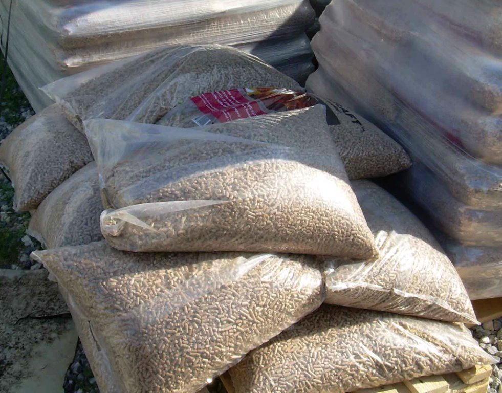 «Ecco il pellet a prezzi stracciati», ma è una truffa: l’incubo di un’azienda di Cascina