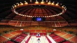 «Abbassate l’affitto del Forum»