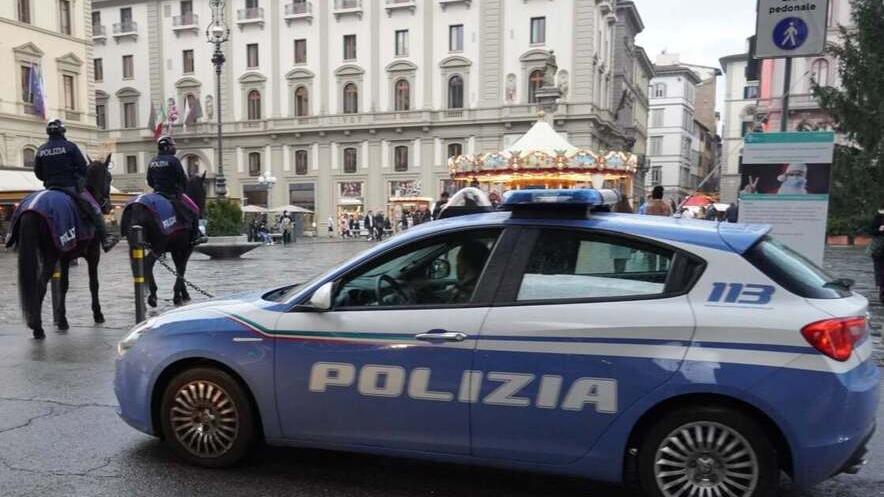 Pestati e rapinati dal branco: terrore nel centro di Firenze