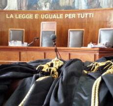 Vignola. Ruba carriola e insulta i carabinieri 