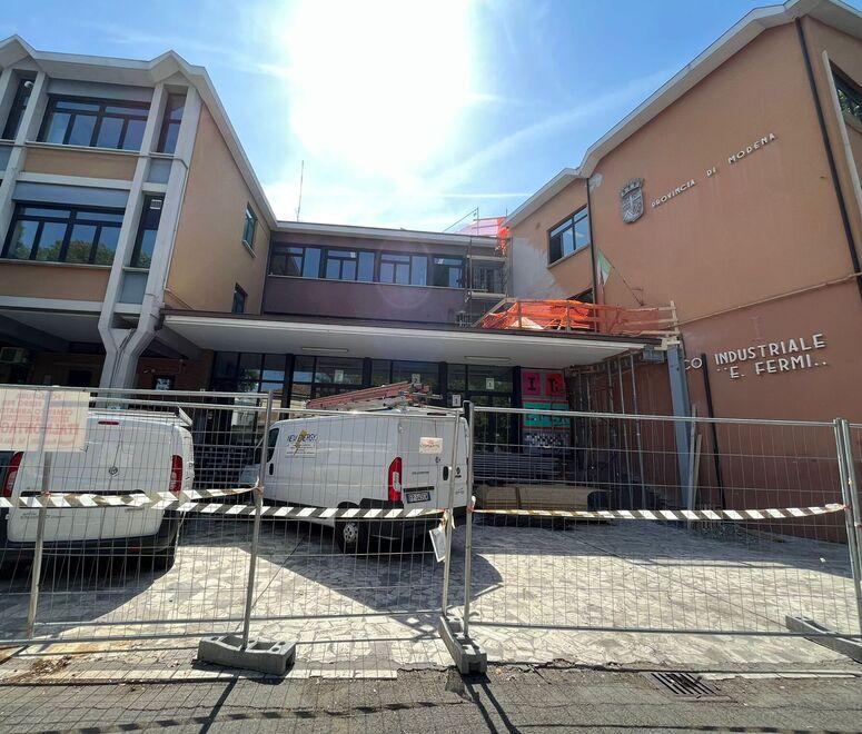 Modena, al Fermi sale la tensione: «Rientrare non è sicuro» 