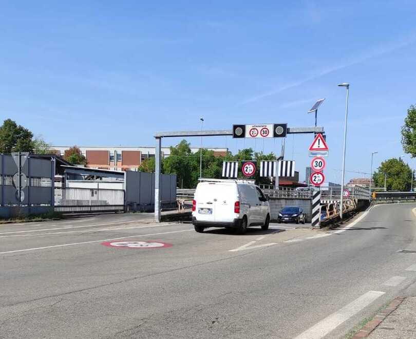 Modena: corse, sorpassi e inversioni In via Respighi è il Far West 