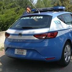 Modena Arrestato un ladro 27enne Sfondava le vetrine con i tombini 