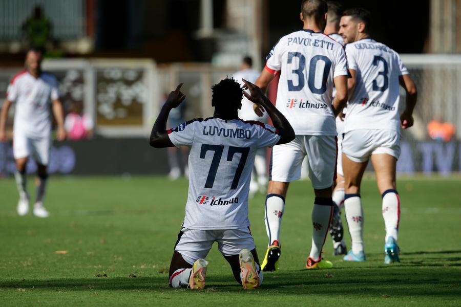 
	Luvumbo festeggia il suo primo gol in campionato

