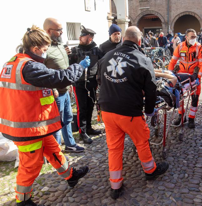 Omicidio a Ferrara, la moglie della vittima: «Mi sento distrutta, perché proprio Roberto?»