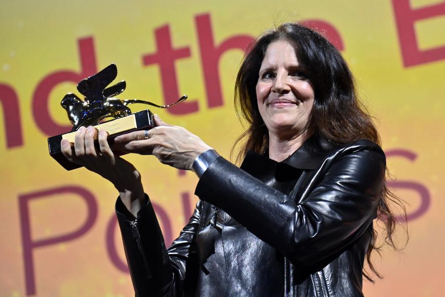 
	Il Leone d'Oro 2022 al documentario statunitense "Tutta la bellezza e lo spargimento di sangue" di Laura Poitras

