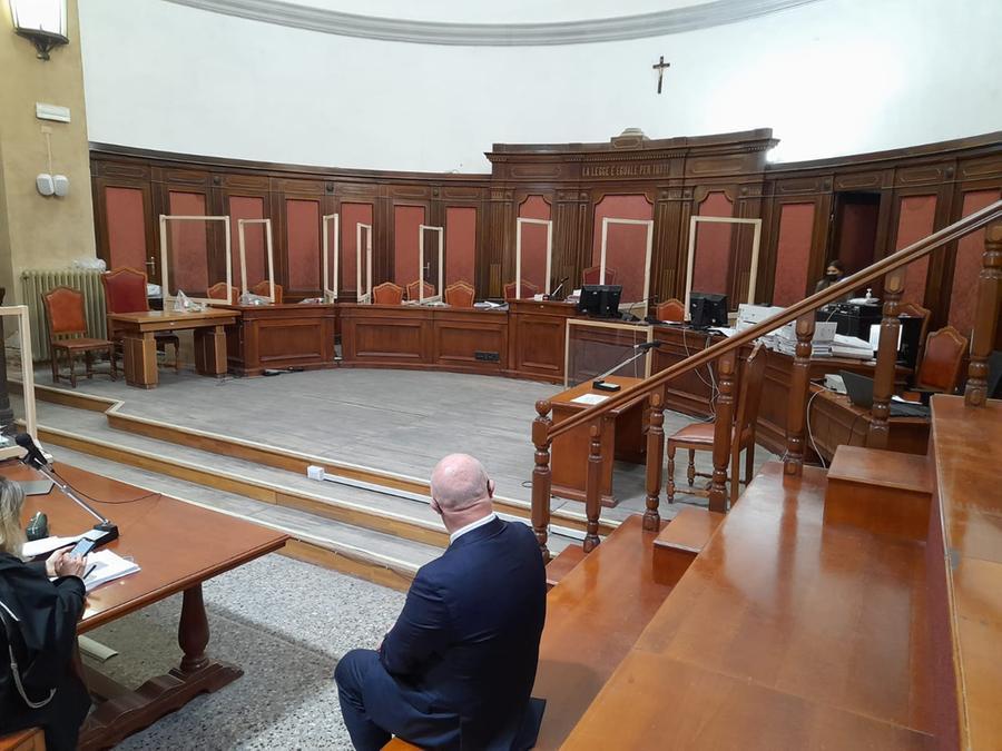 
	L'ex sindaco di Livorno, Filippo Nogarin, nell'aula di corte d'assise del tribunale di via Falcone e Borsellino


