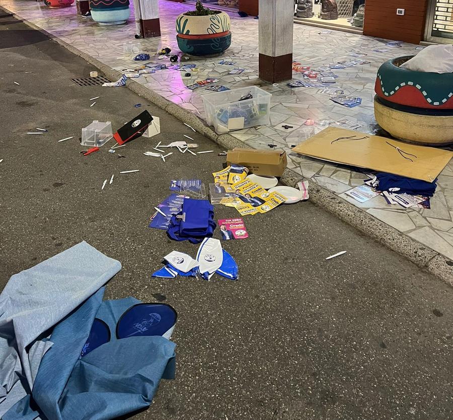 
	Parti del gazebo danneggiato

