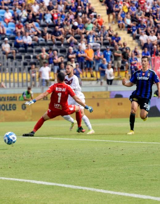 Canotto, superato in velocità Beruatto, infila Nicolas per il gol che deciderà le sorti del match