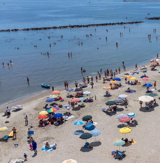 Comacchio, voglia di mare anche a settembre: caccia ai pendolari del weekend