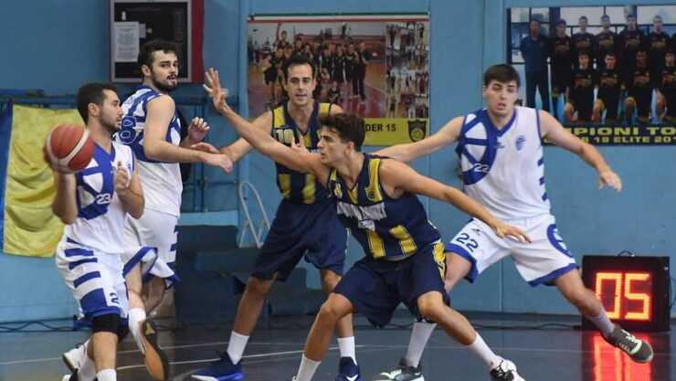 Un momento del derby di Coppa di ieri pomeriggio tra Cmc e Spintermar