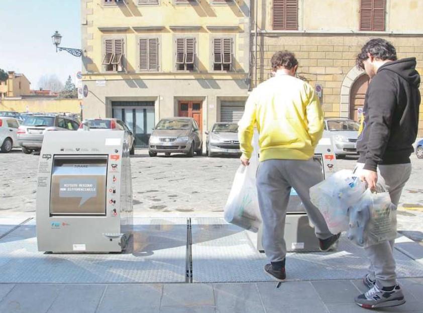 
	Postazioni di cassonetti interrati gi&agrave; attive nel centro di Firenze

