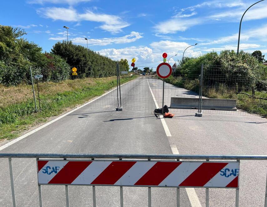 Slittano ancora i lavori alla rotonda Provinciale chiusa per altri 8  giorni