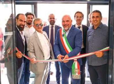 
	Un momento del taglio del nastro dei nuovi poliambulatori

