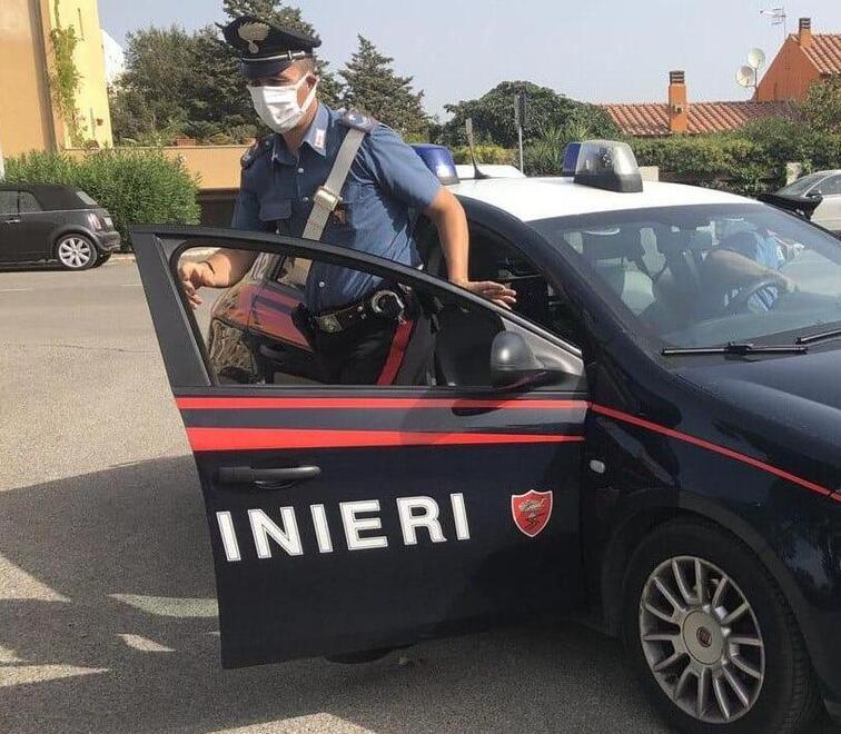 Una pattuglia dei carabinieri (foto d’archivio)
