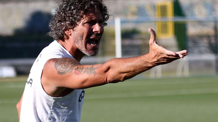 Carrarese, Capello show: tris alla Recanatese