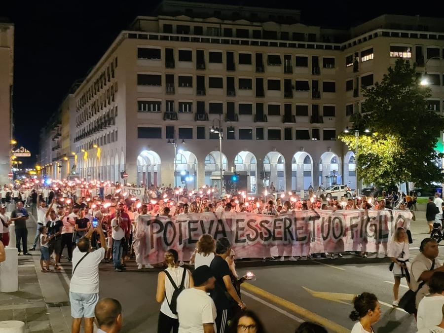 
	Il corteo per Denny a Livorno nella serata di domenica 11 settembre&nbsp;

