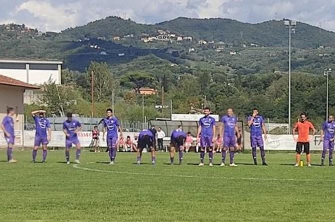 
	La formazione della Larcianese schierata in campo prima della sfida contro il Montecatini per la Coppa Italia di Promozione

