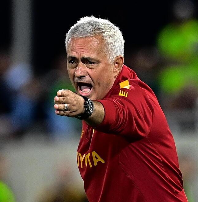 Mourinho durante la partita persa dalla Roma a Razgrad contro il Ludogorets