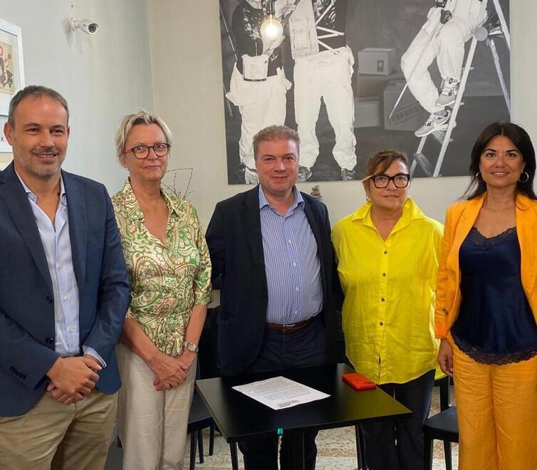 Carpi De Maria: «10 milioni di euro per il tessile E rinforzi alla polizia» 