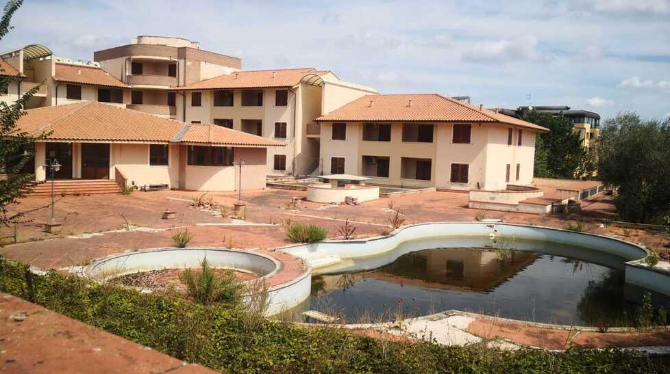 Casciana Terme, il gigante turistico mai aperto va all’asta per la dodicesima volta 
