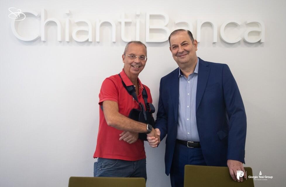 Da sinistra il presidente del Pistoia Basket Massimo Capecchi e il direttore generale di Chianti Banca Maurizio Farnesi