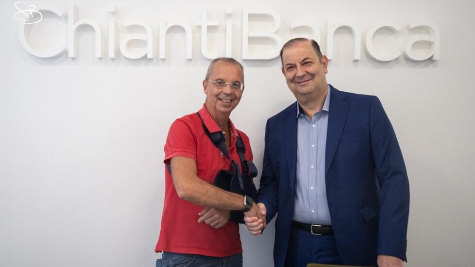 Da sinistra il presidente del Pistoia Basket Massimo Capecchi e il direttore generale di Chianti Banca Maurizio Farnesi