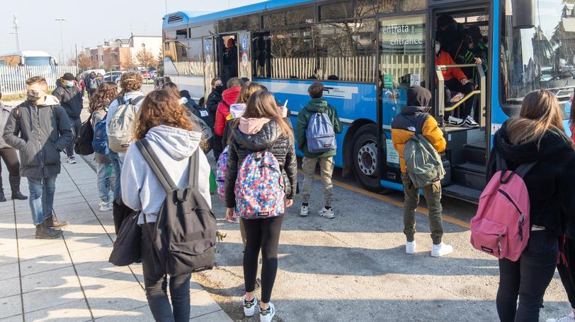 Ferrara, trasporto scolastico: si torna ai bus pre pandemia