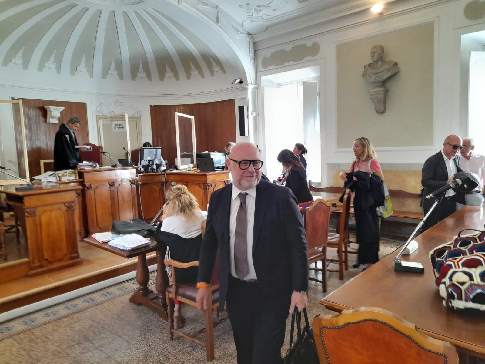 L'ex sindaco Filippo Nogarin in aula dopo l'udienza