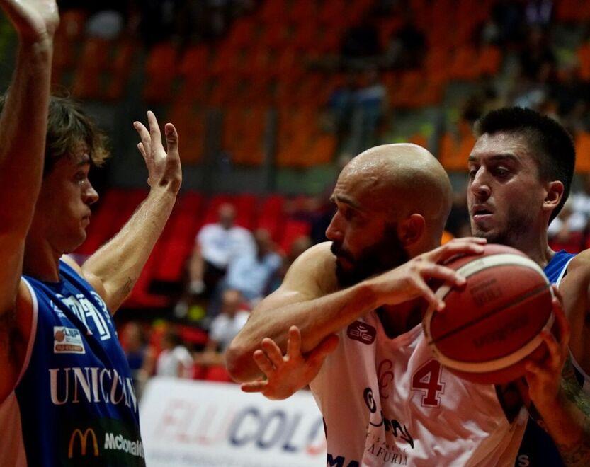 La Libertas ha fame di tutto: dopo il derby assalto all’Herons 