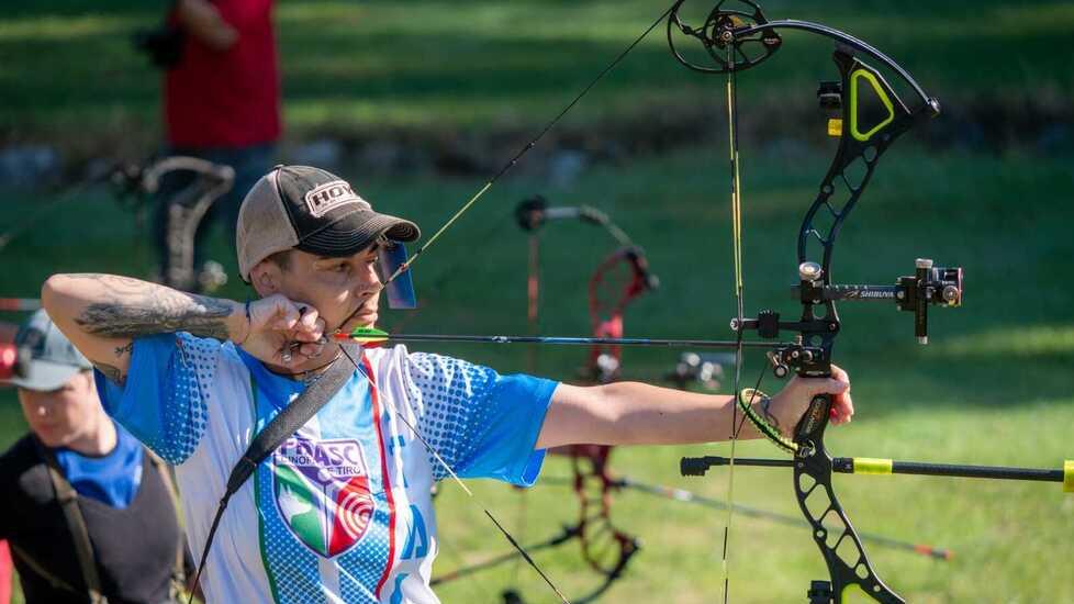 Serena Gazzola Impegnata in una sfida di tiro con l’arco