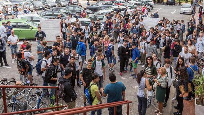Scuola, la “carica” dei 10mila studenti empolesi: i numeri, gli scuolabus e il servizio mensa