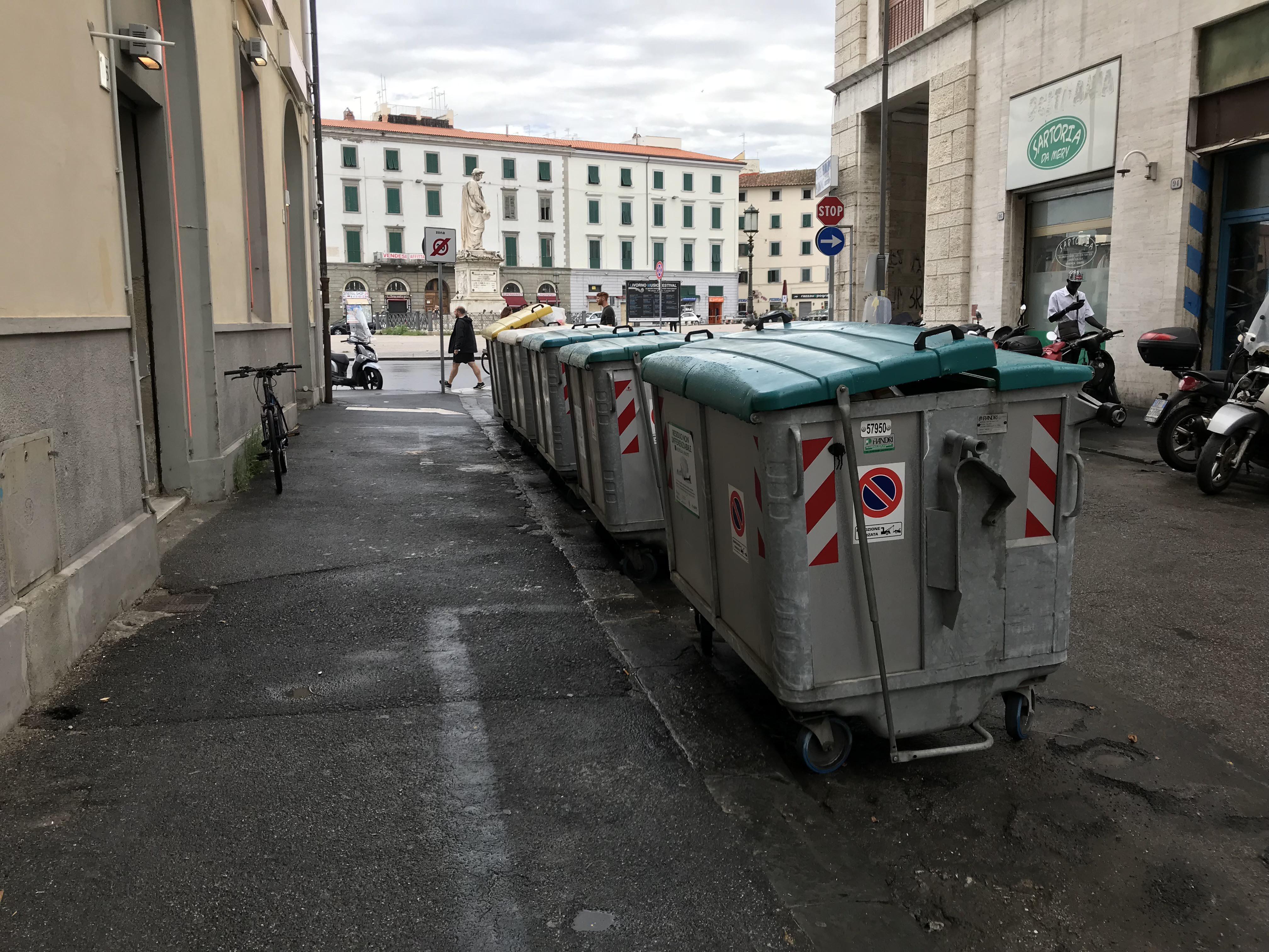 Una veduta di via delle Galere (foto d'archivio)