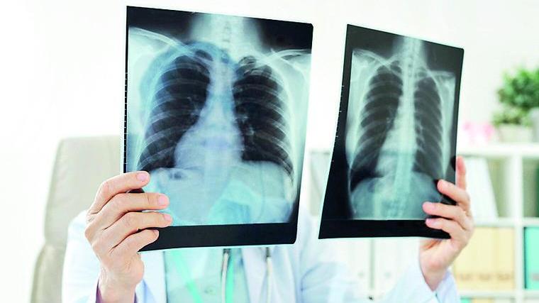 «Ingaggiati medici a partita Iva, ma rifiutano perché sottopagati»