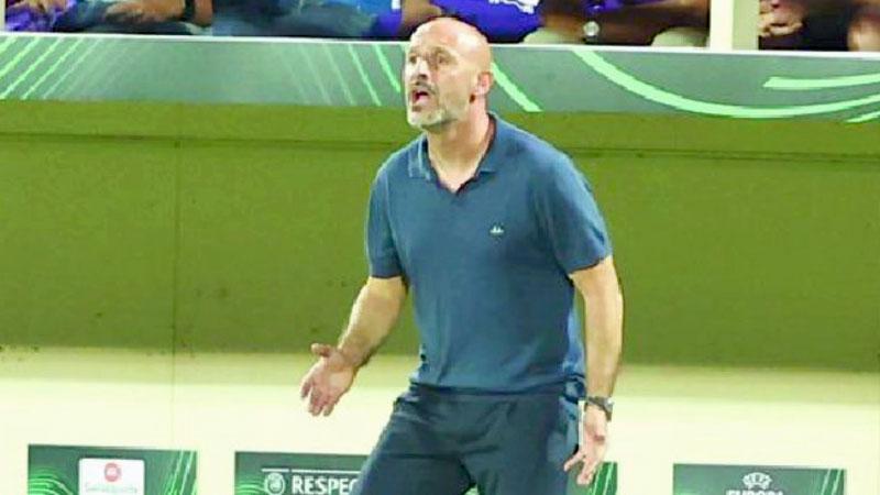 Vincenzo Italiano è alla sua seconda gara in campo internazionale. Il collega Emre Belozoglu, alla vigilia, gli ha rivolto