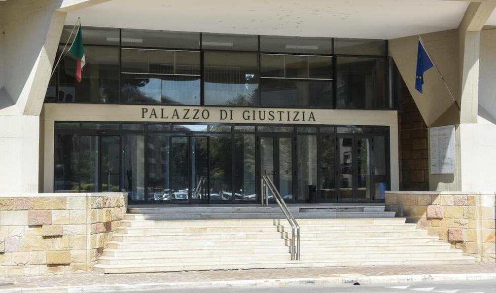 Minacciò i vicini e li aggredì, condannato un sessantenne