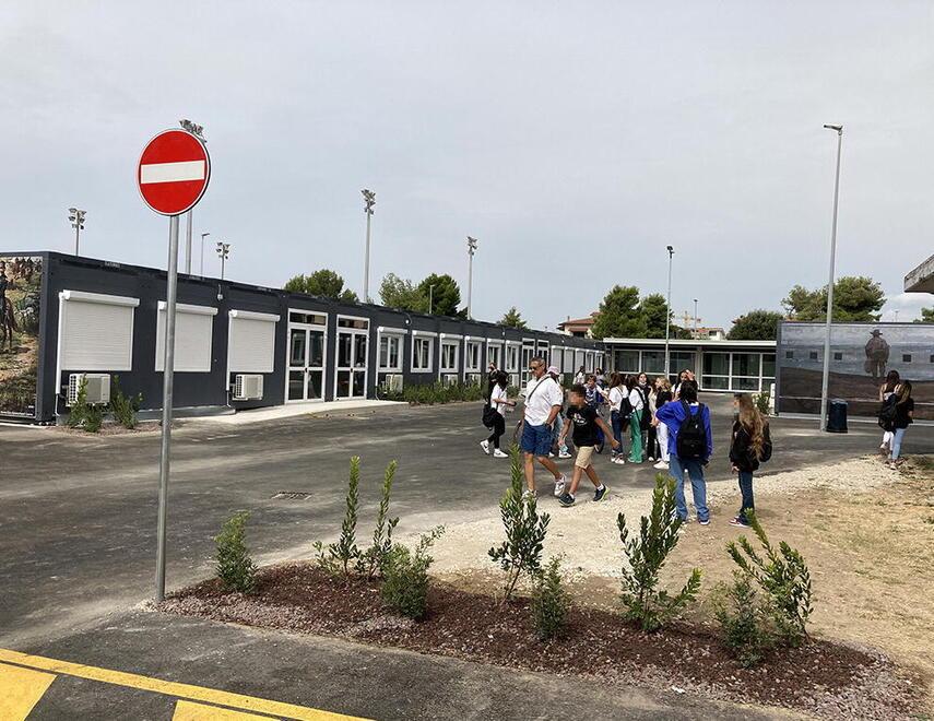 Lavagne multimediali e antifurto alla scuola Volano