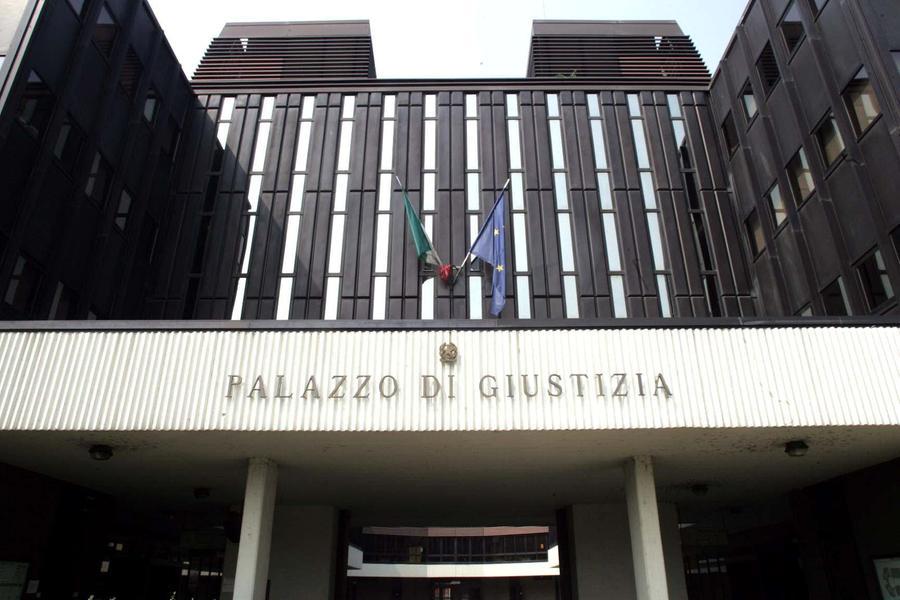 L’aggredito: «Sì, mi ha rapinato lui». Riconosciuto in udienza l’imputato