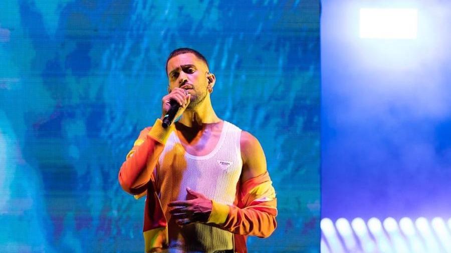 Il giallo a Codigoro: «Quello sul palco non è Mahmood»